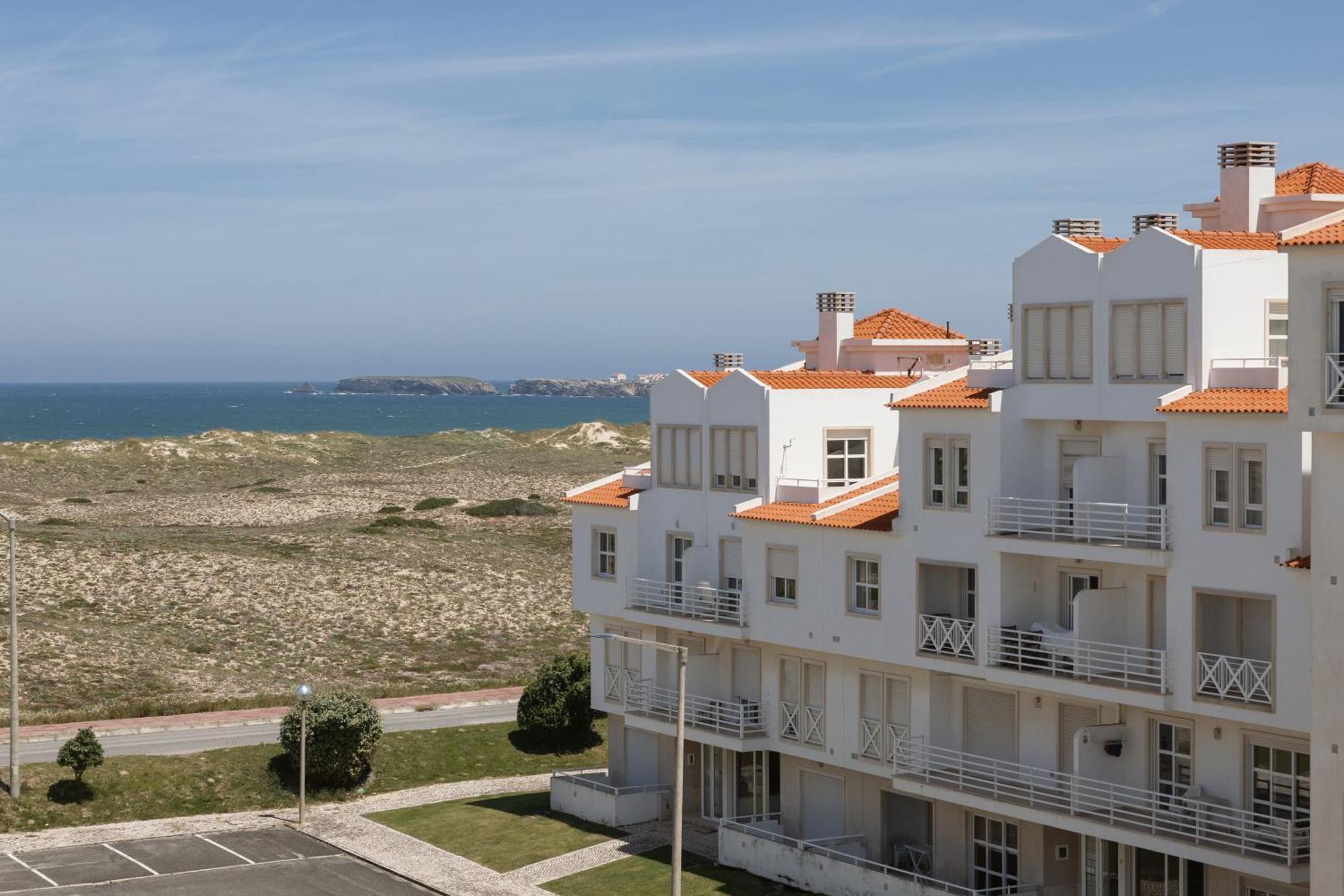 Baleal Beachfront Duplex Пеніші Екстер'єр фото